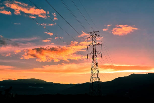 ল্যাটিস টাওয়ার এবং মনোপোলের মধ্যে পার্থক্য