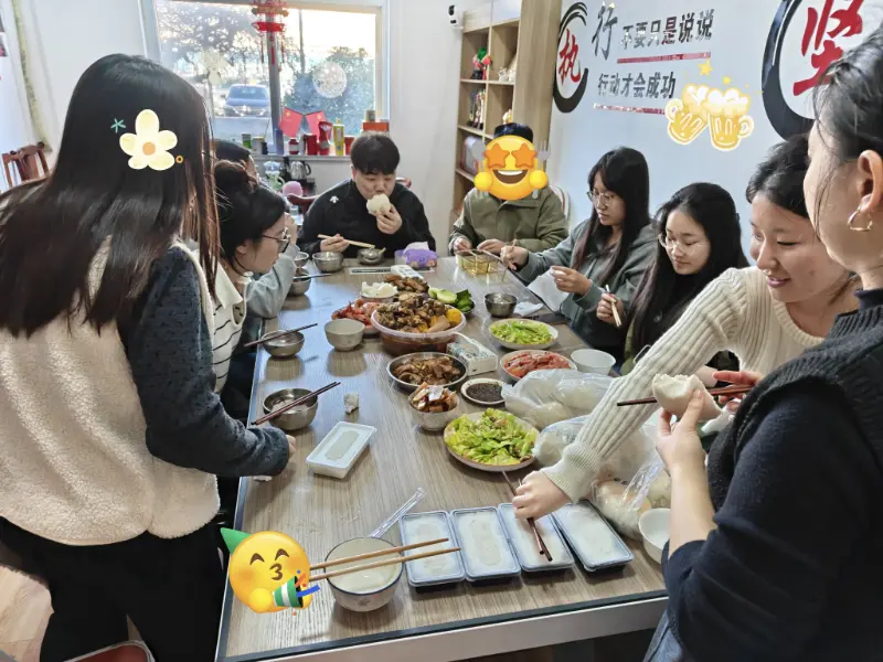 স্বতঃস্ফূর্ত মধ্যাহ্নভোজন দীর্ঘস্থায়ী অফিস বন্ড তৈরি করে